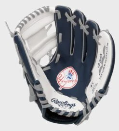 Rawlings New York Yankees 10-Inch Team Logo Glove 6 Rawlings New York Yankees 10-Inch Team Logo Glove -Rawlings 22000030111 2